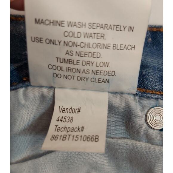 MELVILLE Womens Size 26 Distressed Jeans 30x25 Boyfriend Ankle Frayed Med Wash - Picture 11 of 12